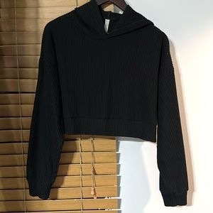 ALO crop top sweater
